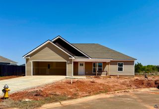 214 Sutton Dr., Perry, GA 31069