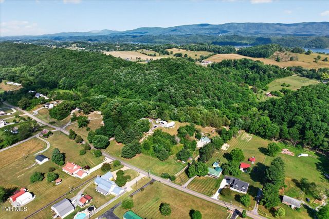 19004 Cleveland Road, Abingdon, VA 24211