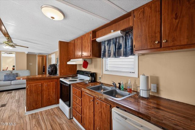 19004 Cleveland Road, Abingdon, VA 24211