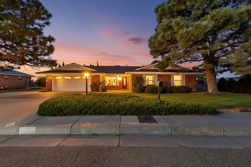 3041 Casa Del Norte Drive NE, Albuquerque, NM 87111
