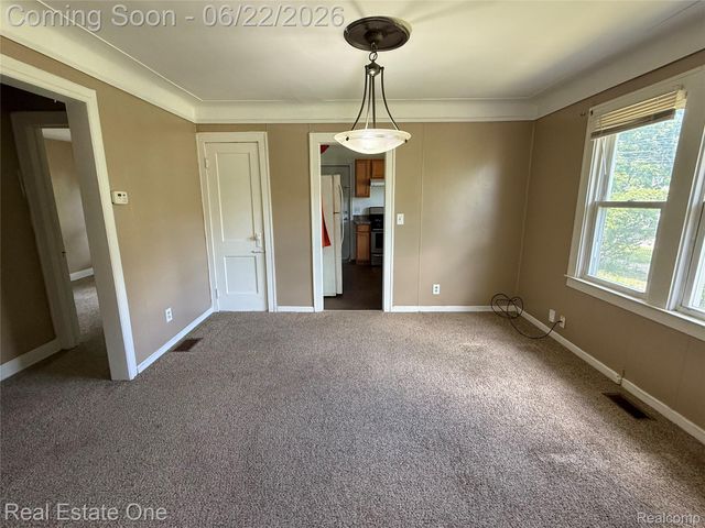 5751 DREXEL Street, Dearborn Heights, MI 48127