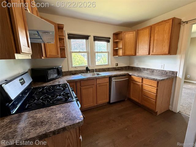 5751 DREXEL Street, Dearborn Heights, MI 48127