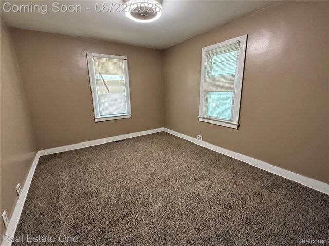5751 DREXEL Street, Dearborn Heights, MI 48127