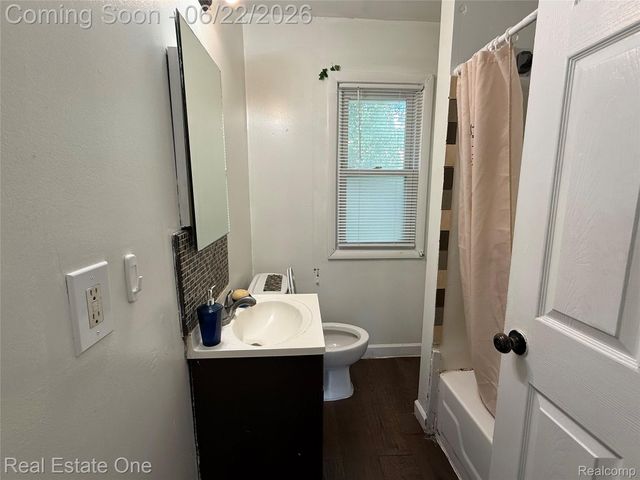 5751 DREXEL Street, Dearborn Heights, MI 48127