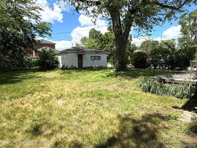 5751 DREXEL Street, Dearborn Heights, MI 48127