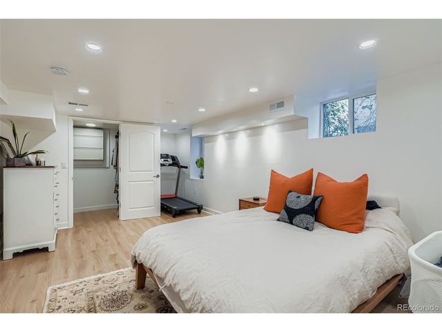 3216 N Vine St, Denver, CO 80205