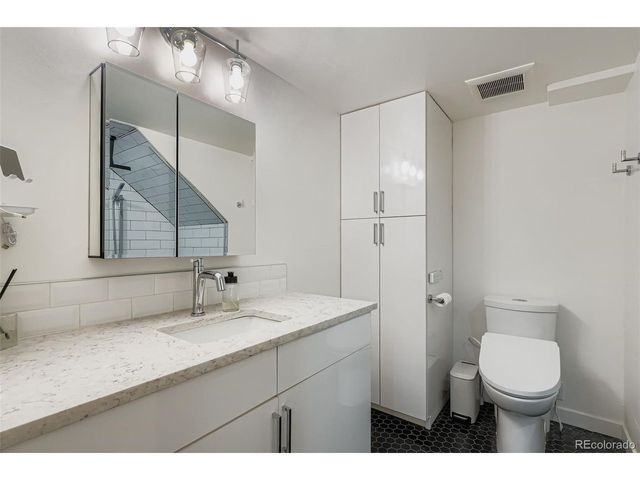 3216 N Vine St, Denver, CO 80205