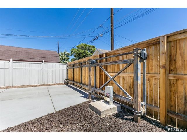 3216 N Vine St, Denver, CO 80205