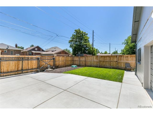 3216 N Vine St, Denver, CO 80205