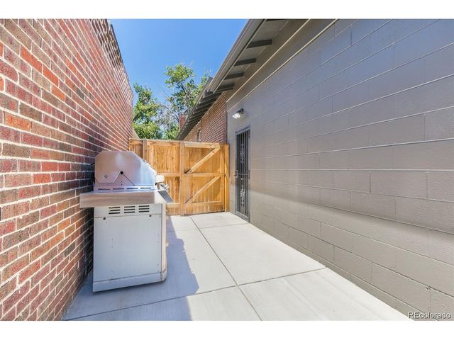 3216 N Vine St, Denver, CO 80205