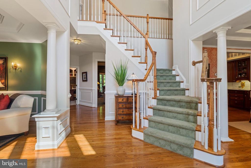 Image 11 of property listing at 2006 CRANBOURNE RD, Lutherville Timonium, MD 21093