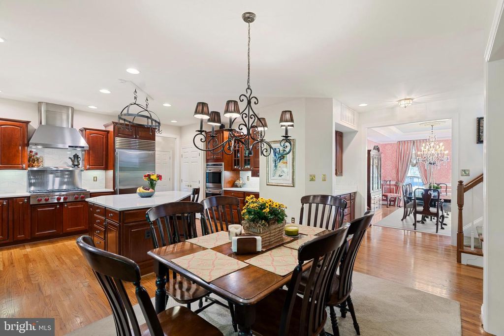 Image 16 of property listing at 2006 CRANBOURNE RD, Lutherville Timonium, MD 21093