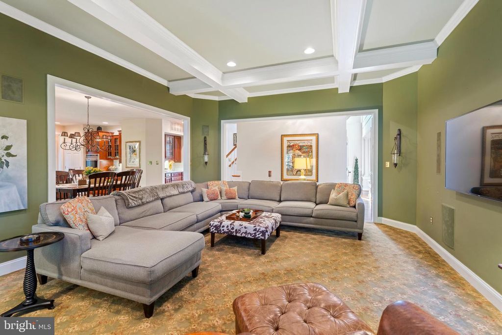 Image 19 of property listing at 2006 CRANBOURNE RD, Lutherville Timonium, MD 21093