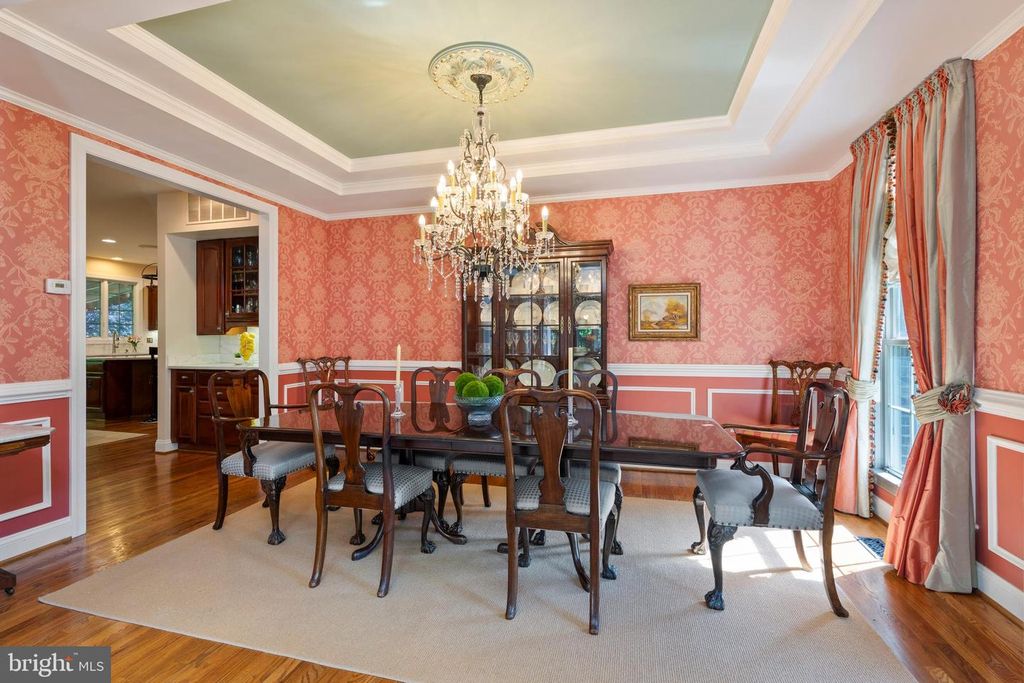Image 22 of property listing at 2006 CRANBOURNE RD, Lutherville Timonium, MD 21093
