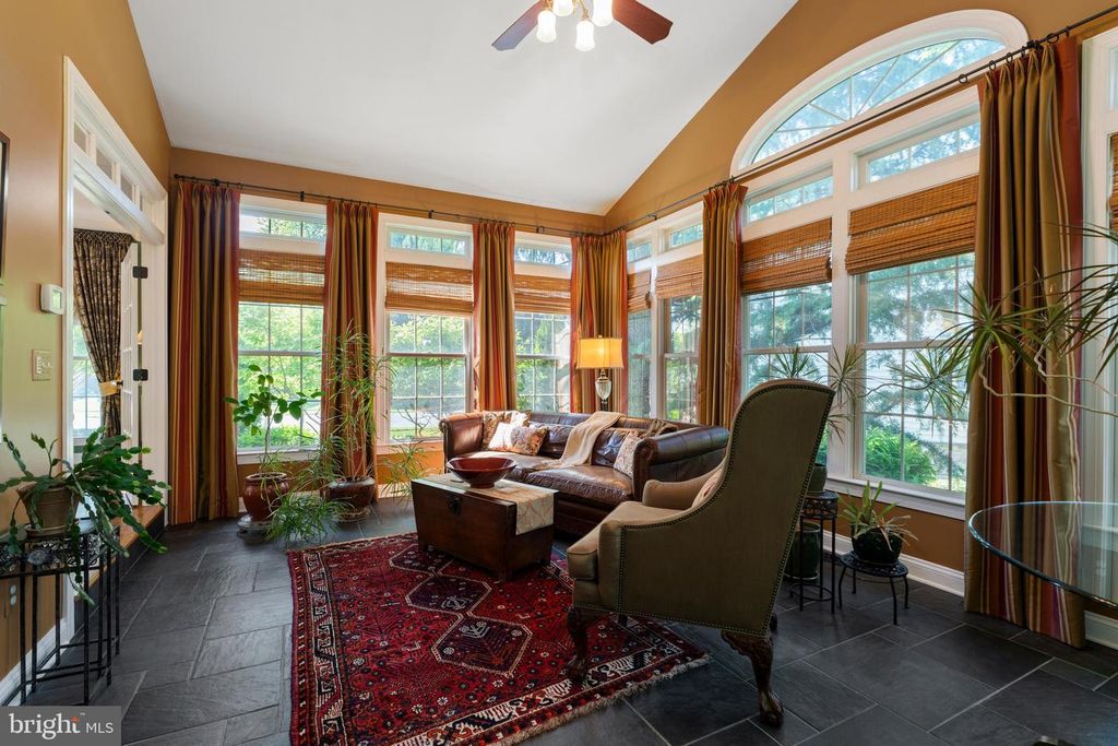Image 26 of property listing at 2006 CRANBOURNE RD, Lutherville Timonium, MD 21093