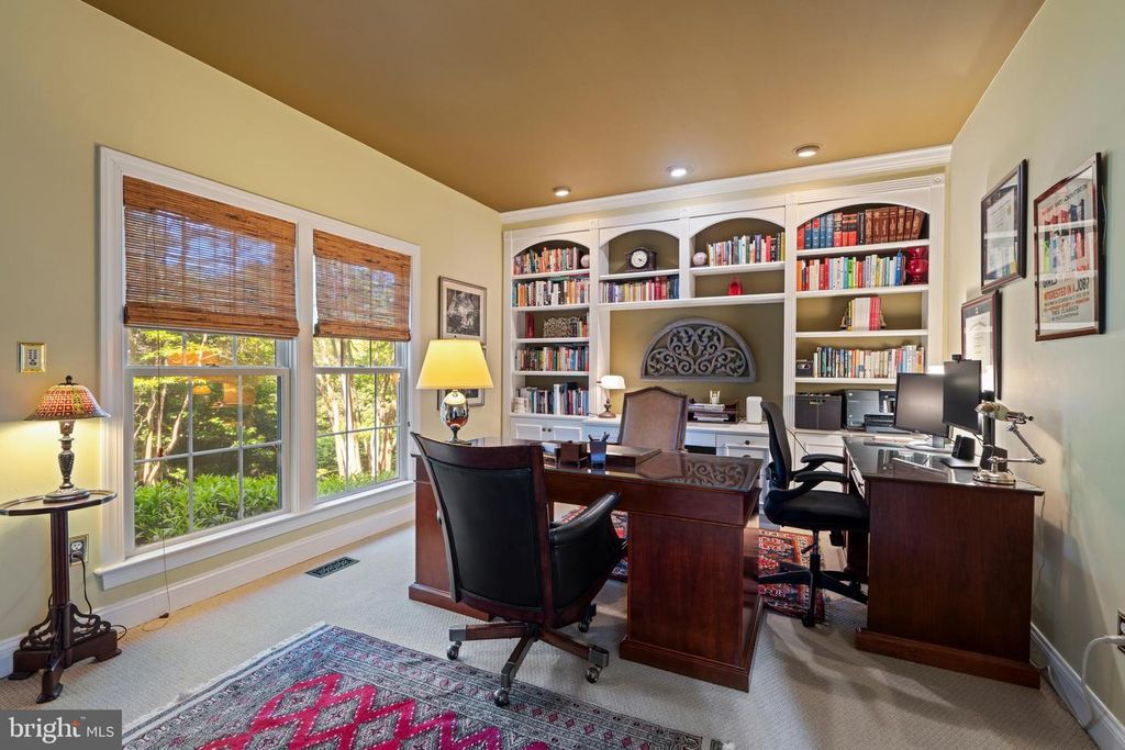 Image 27 of property listing at 2006 CRANBOURNE RD, Lutherville Timonium, MD 21093