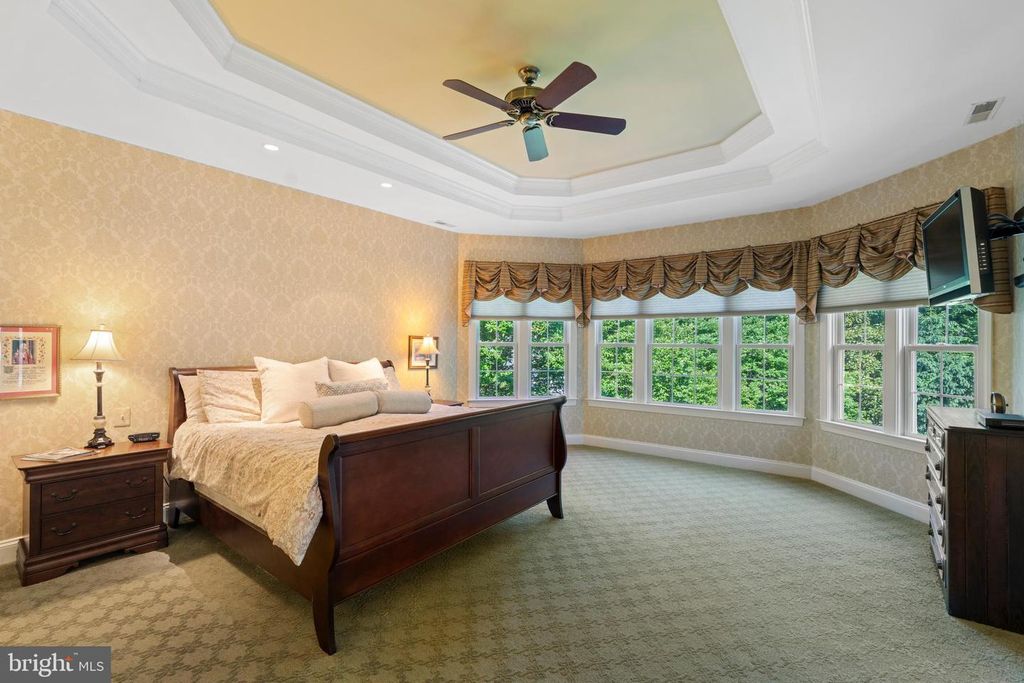 Image 33 of property listing at 2006 CRANBOURNE RD, Lutherville Timonium, MD 21093