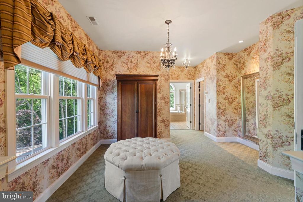 Image 35 of property listing at 2006 CRANBOURNE RD, Lutherville Timonium, MD 21093