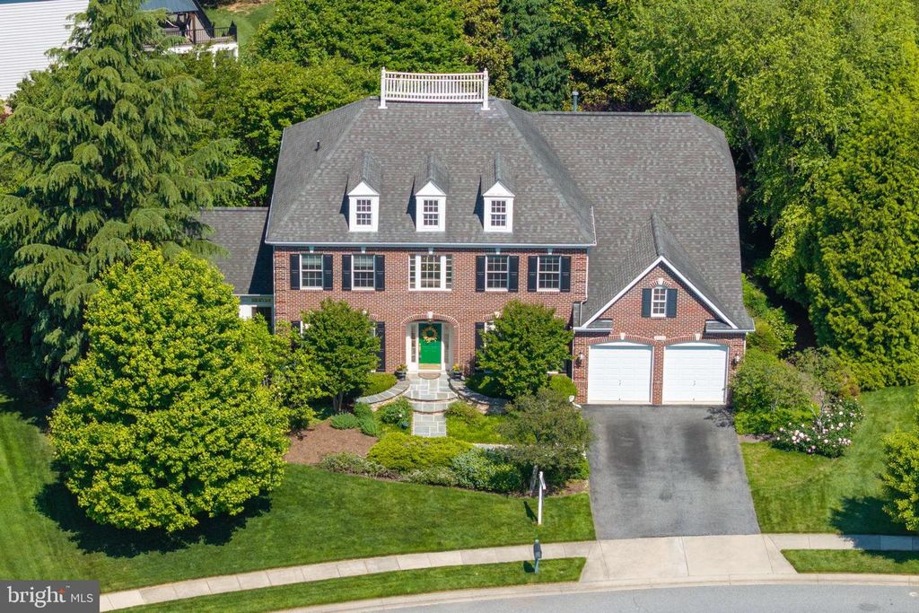 Image 4 of property listing at 2006 CRANBOURNE RD, Lutherville Timonium, MD 21093