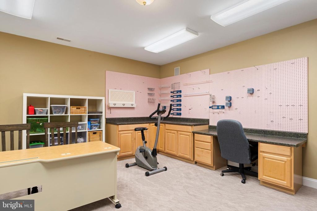Image 53 of property listing at 2006 CRANBOURNE RD, Lutherville Timonium, MD 21093