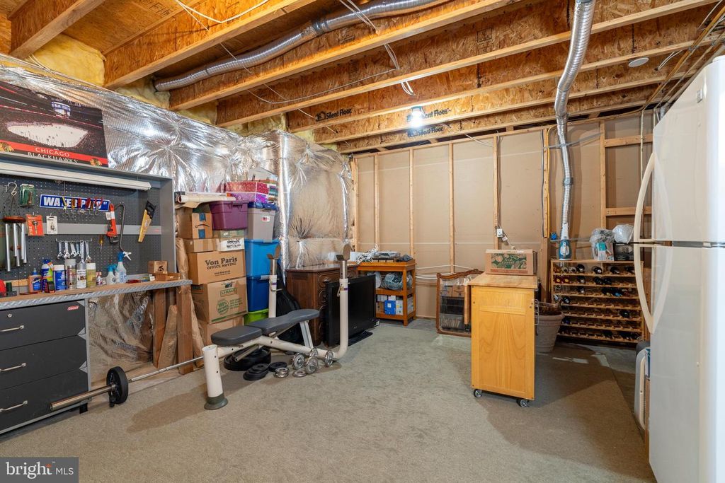 Image 56 of property listing at 2006 CRANBOURNE RD, Lutherville Timonium, MD 21093