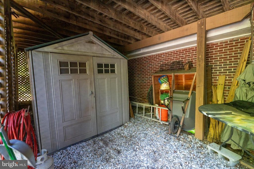 Image 59 of property listing at 2006 CRANBOURNE RD, Lutherville Timonium, MD 21093