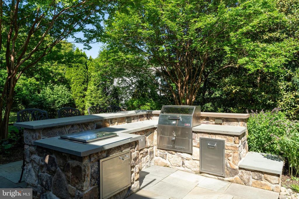 Image 65 of property listing at 2006 CRANBOURNE RD, Lutherville Timonium, MD 21093
