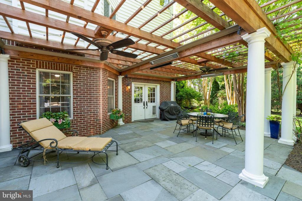 Image 66 of property listing at 2006 CRANBOURNE RD, Lutherville Timonium, MD 21093