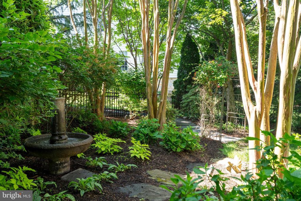 Image 68 of property listing at 2006 CRANBOURNE RD, Lutherville Timonium, MD 21093