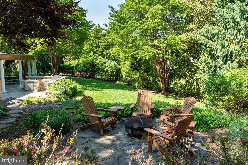 Image 73 of property listing at 2006 CRANBOURNE RD, Lutherville Timonium, MD 21093
