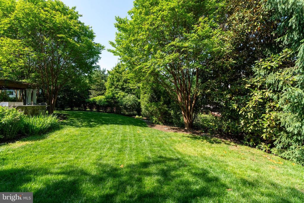 Image 75 of property listing at 2006 CRANBOURNE RD, Lutherville Timonium, MD 21093