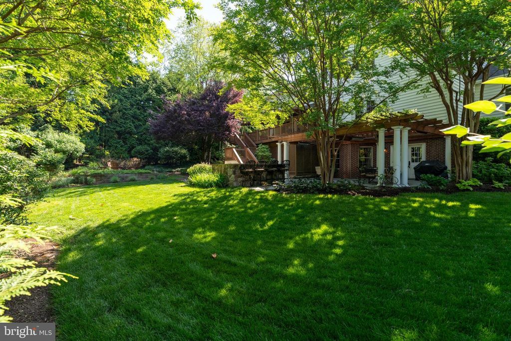 Image 77 of property listing at 2006 CRANBOURNE RD, Lutherville Timonium, MD 21093