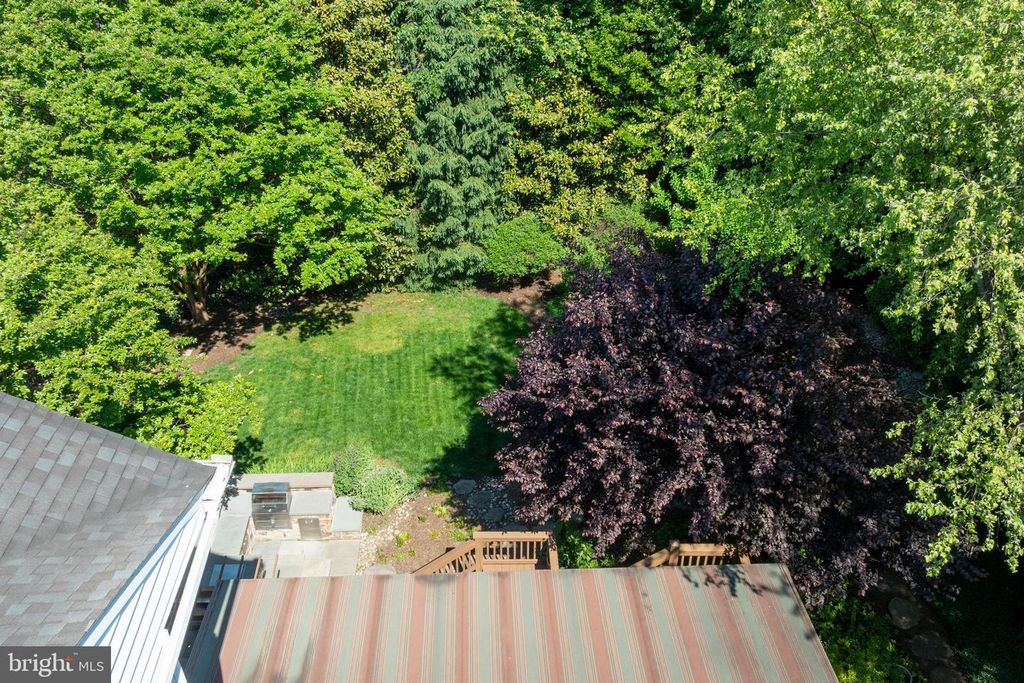 Image 82 of property listing at 2006 CRANBOURNE RD, Lutherville Timonium, MD 21093
