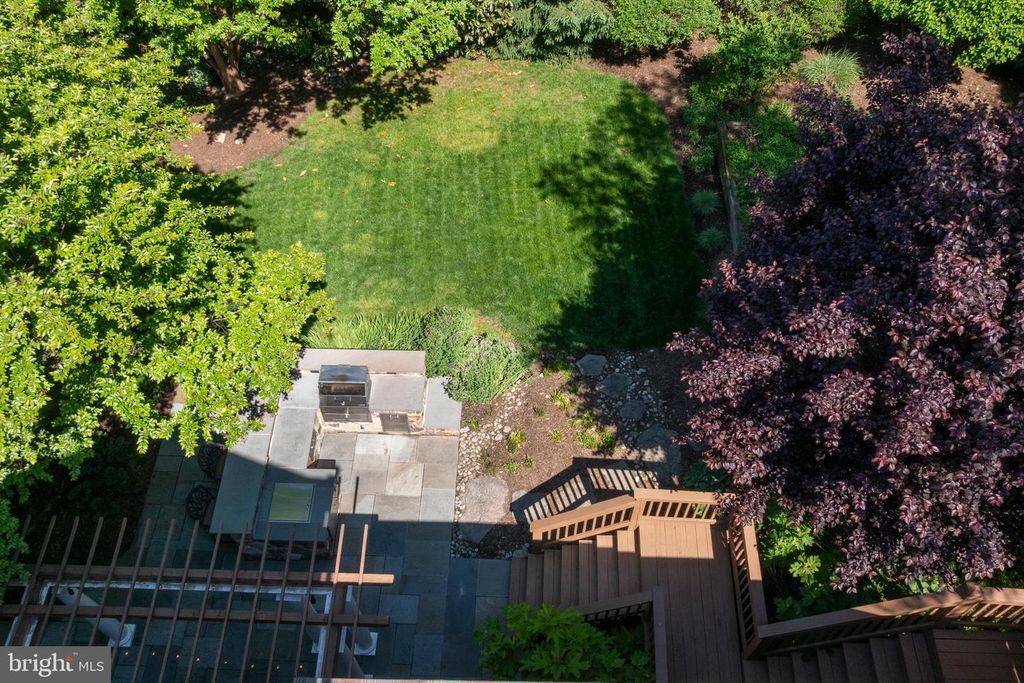Image 83 of property listing at 2006 CRANBOURNE RD, Lutherville Timonium, MD 21093