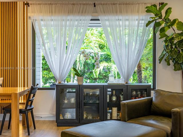 11504 NE 6th Ave, Biscayne Park, FL 33161