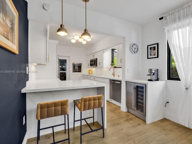 11504 NE 6th Ave, Biscayne Park, FL 33161