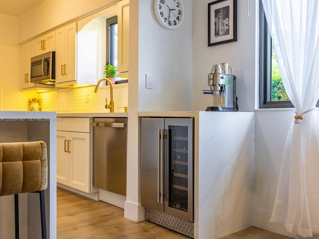 11504 NE 6th Ave, Biscayne Park, FL 33161