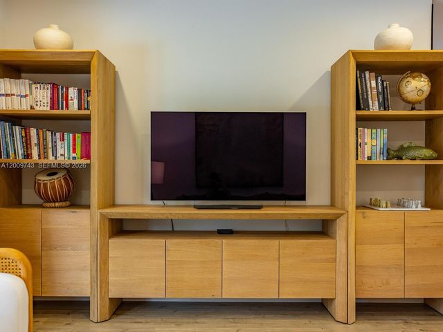 11504 NE 6th Ave, Biscayne Park, FL 33161