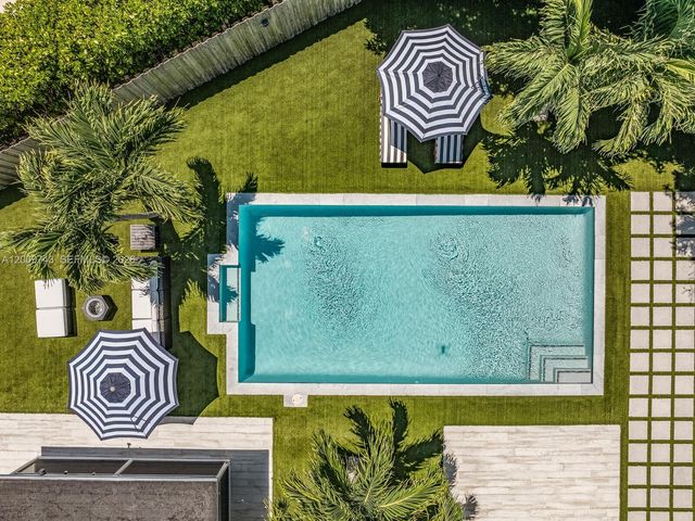 11504 NE 6th Ave, Biscayne Park, FL 33161