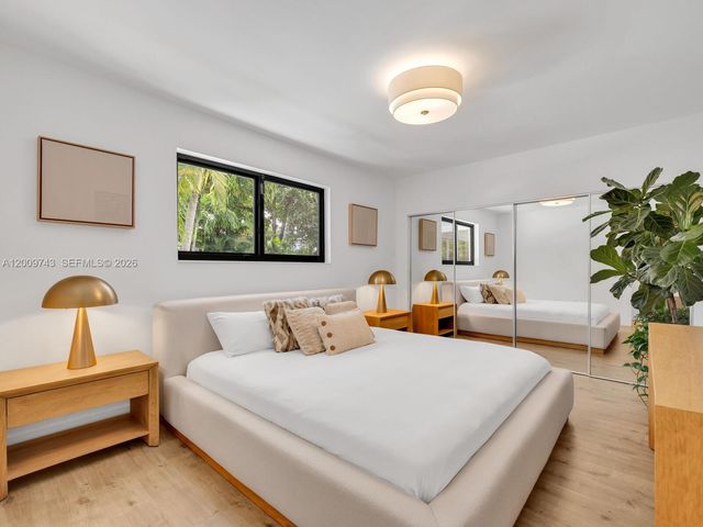 11504 NE 6th Ave, Biscayne Park, FL 33161