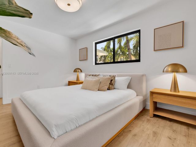 11504 NE 6th Ave, Biscayne Park, FL 33161