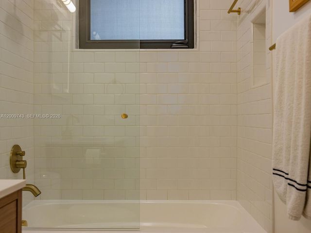 11504 NE 6th Ave, Biscayne Park, FL 33161