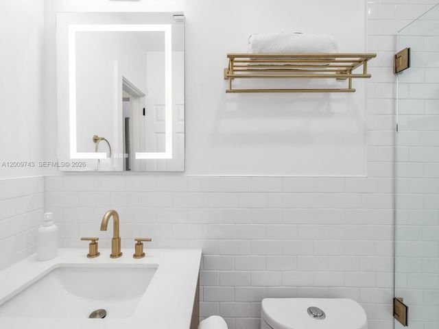 11504 NE 6th Ave, Biscayne Park, FL 33161