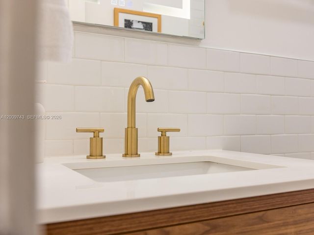 11504 NE 6th Ave, Biscayne Park, FL 33161