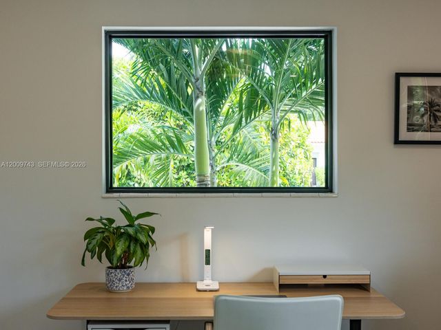 11504 NE 6th Ave, Biscayne Park, FL 33161