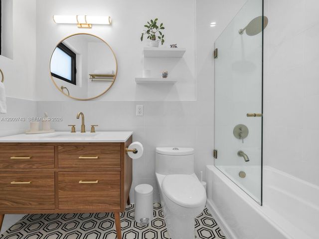 11504 NE 6th Ave, Biscayne Park, FL 33161