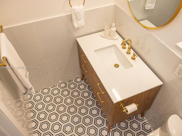 11504 NE 6th Ave, Biscayne Park, FL 33161