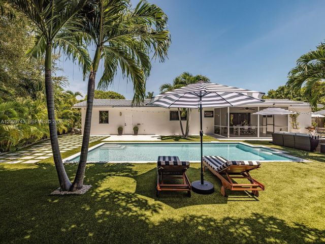 11504 NE 6th Ave, Biscayne Park, FL 33161