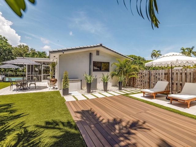 11504 NE 6th Ave, Biscayne Park, FL 33161