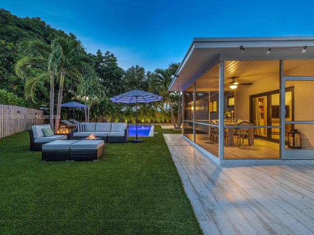 11504 NE 6th Ave, Biscayne Park, FL 33161